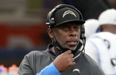 Former Chargers coach Anthony Lynn is at home on 49ers staff - Los Angeles  Times