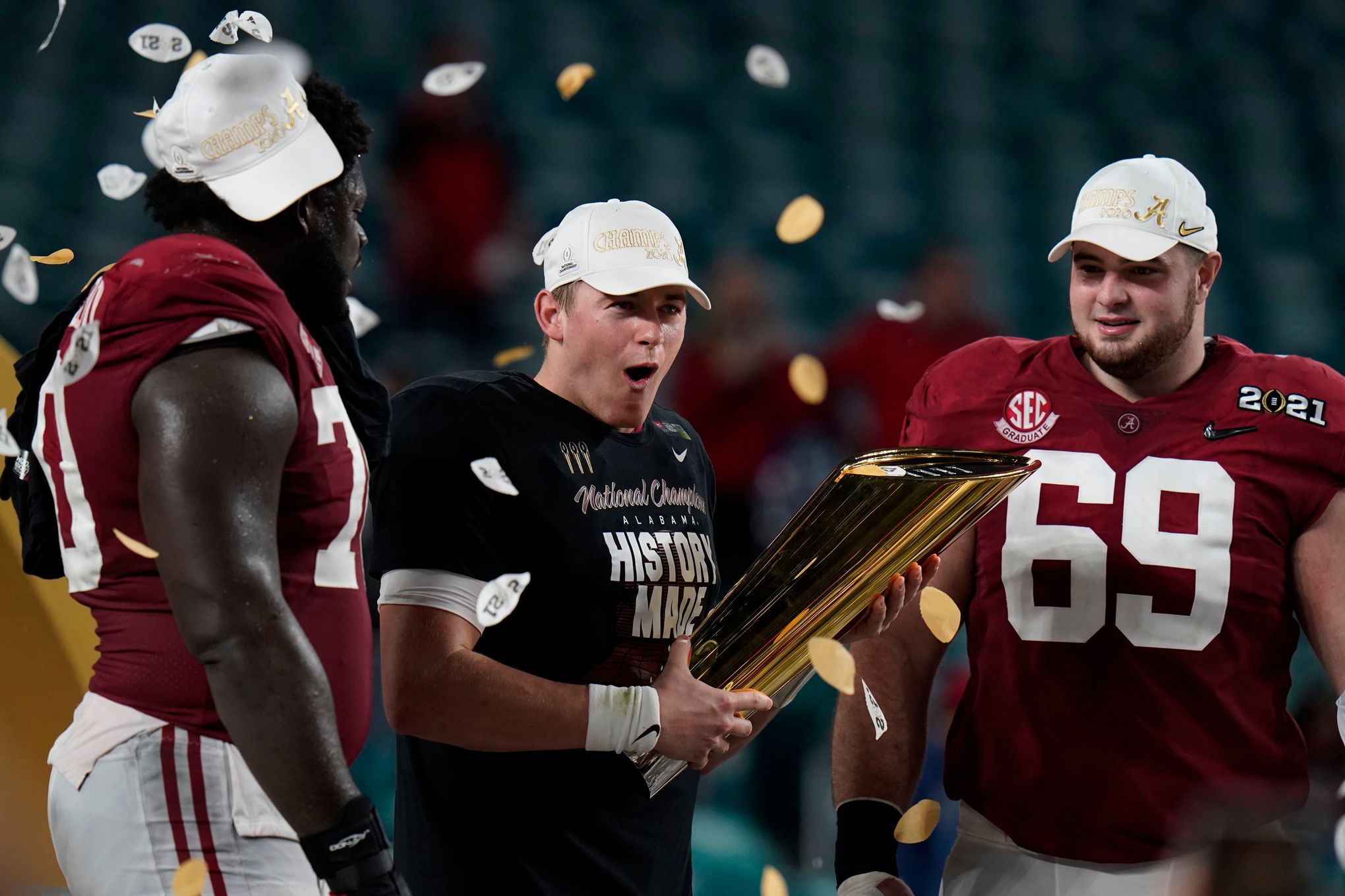 Alabama's Leatherwood wins Outland Trophy