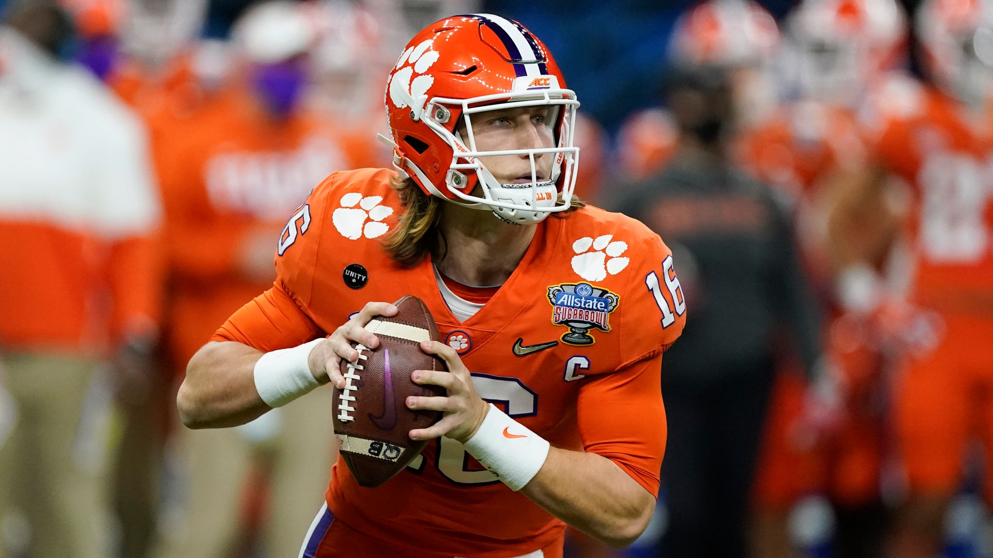 Clemson's Trevor Lawrence Tests Positive for the Coronavirus - The New York  Times