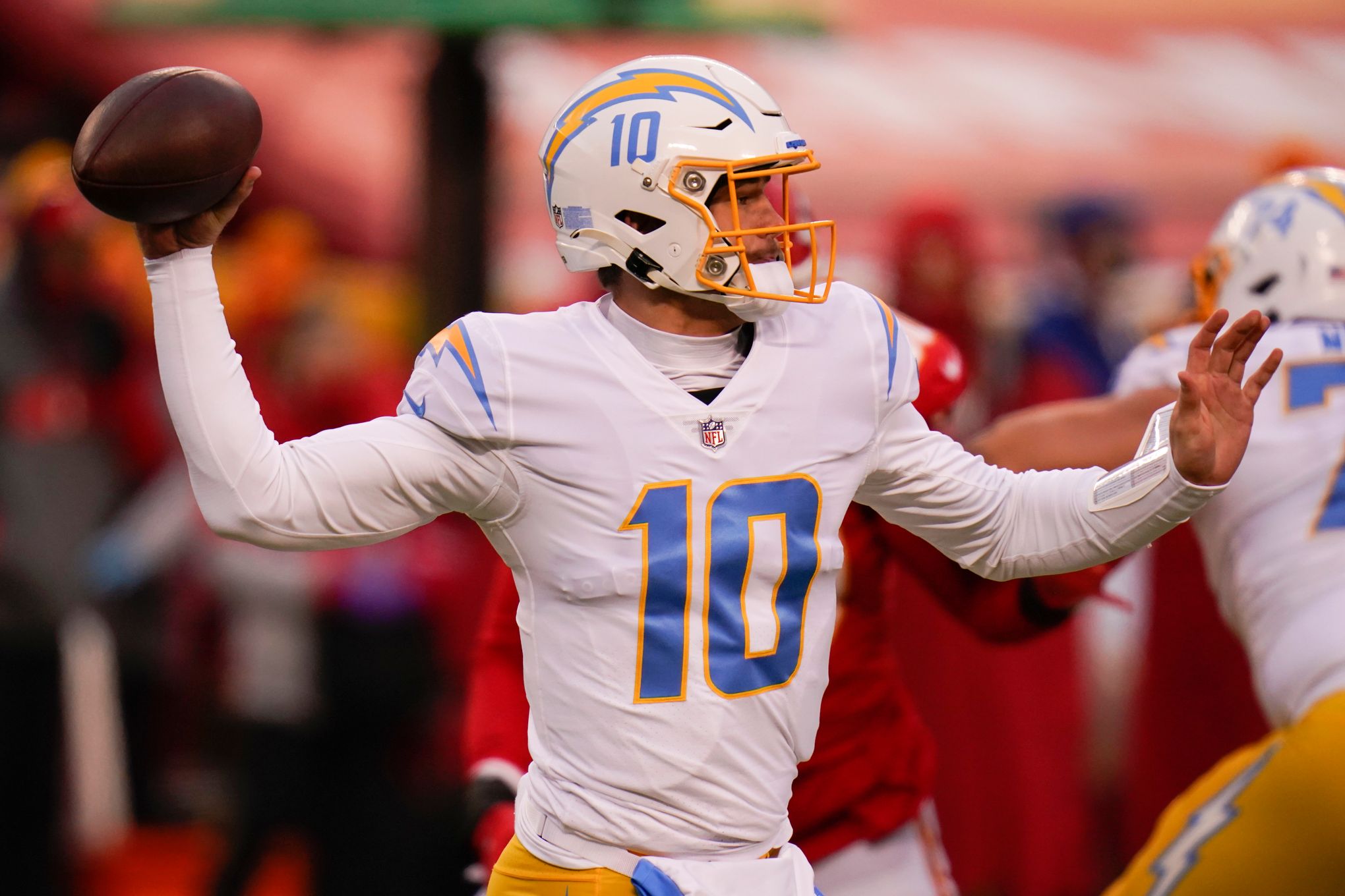 Chiefs' Patrick Mahomes clears up comment on Chargers' Justin Herbert