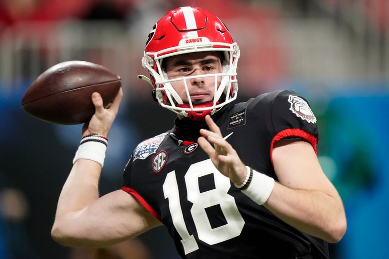 Quarterback Stetson Bennett announces 2022 return, JT Daniels