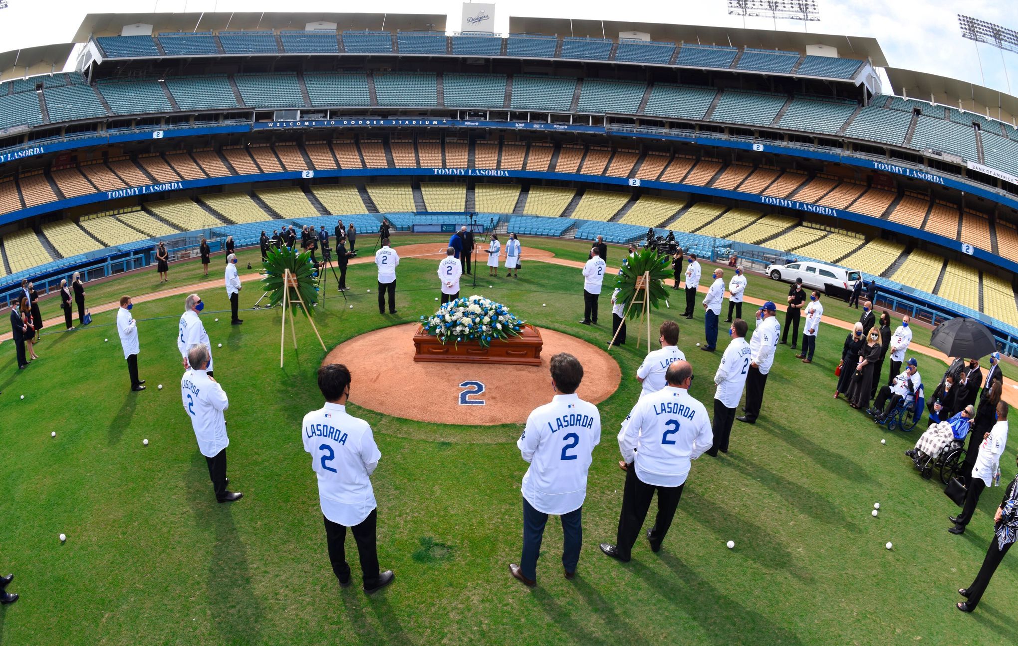 Welcoming Tommy Lasorda's daughter - Los Angeles Dodgers