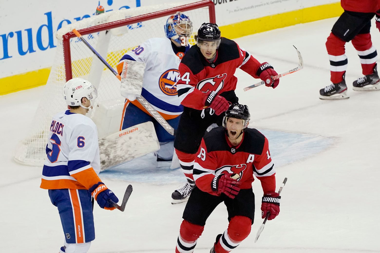 Islanders blanked by Red Wings as win streak snapped at five