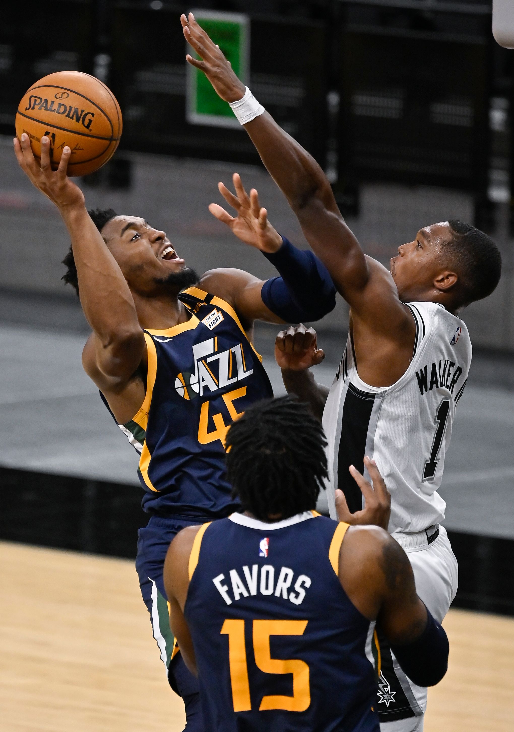 Jazz Forward Bojan Bogdanovic Hits Consecutive Threes Against