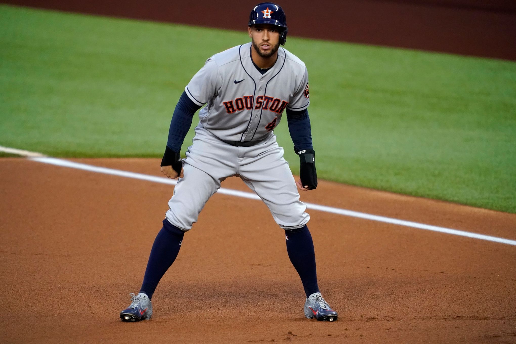 AP source: Springer agrees to $150M, 6-year deal with Jays