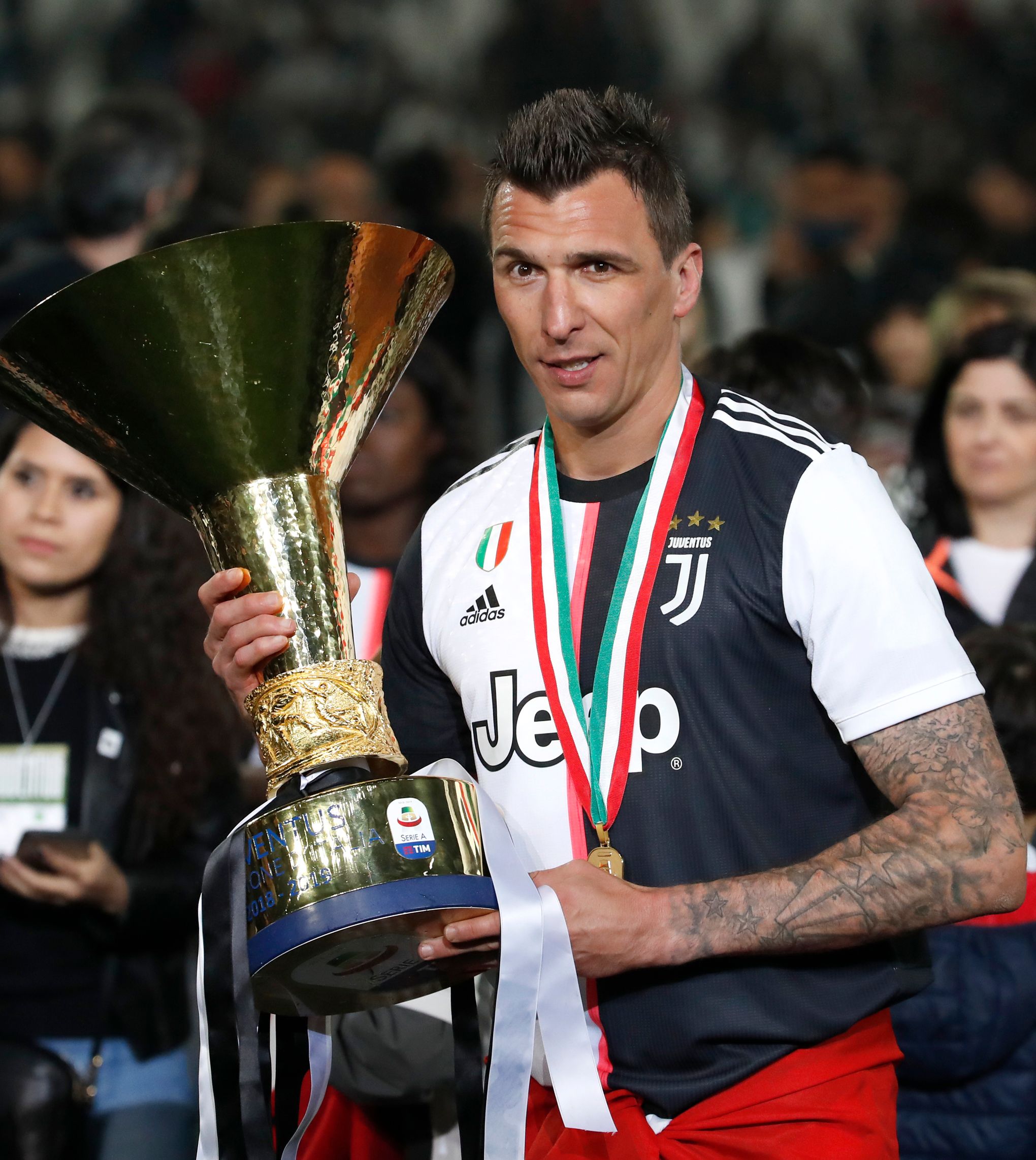 AC Milan close in on Italian league title