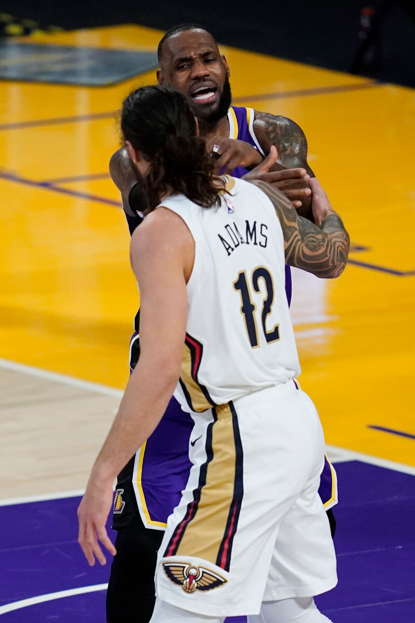 LeBron, Davis lead Lakers' 112-95 