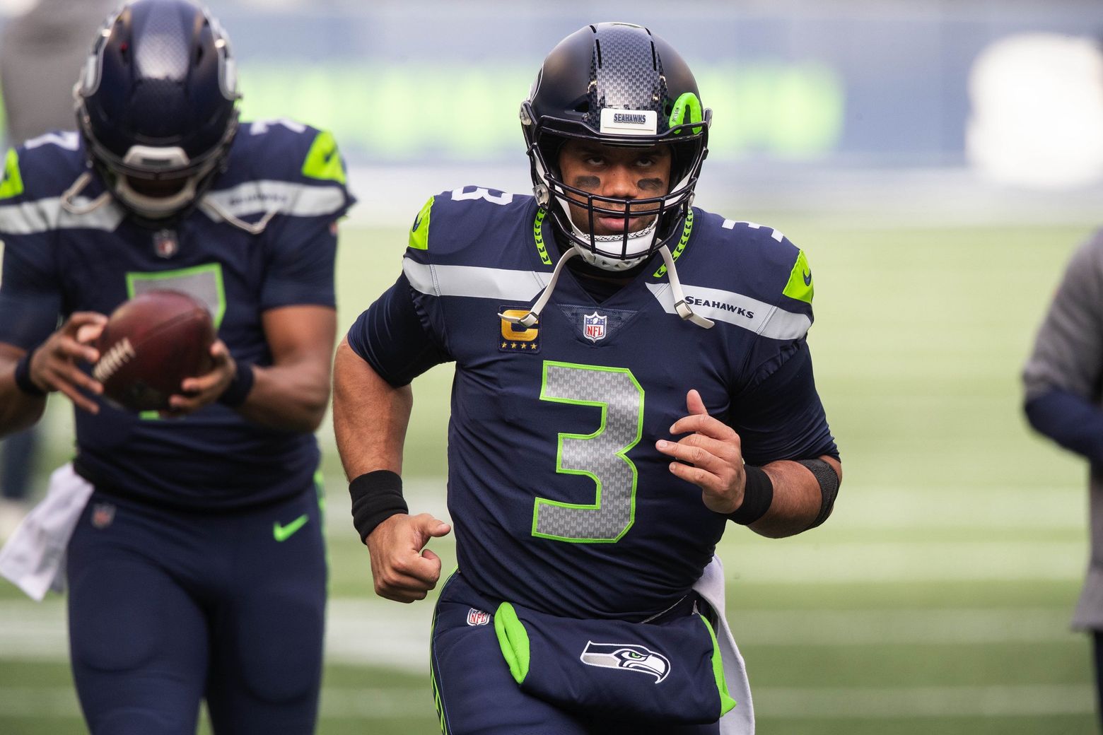 Russell Wilson and Tua Tagovailoa show off vastly different body