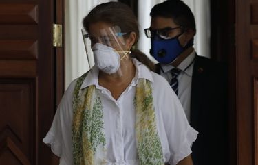 European Union Ambassador to Venezuela Isabel Brilhante Pedrosa arrives to meet with Venezuelan Foreign Minister Jorge Arreaza at his office in Caracas, Venezuela, Wednesday, Feb. 24, 2021. The meeting was called after the EU sanctioned an additional 19 Venezuelans for “undermining democracy and the rule of law” in Venezuela and the National Assembly declared the EU ambassador “persona non grata.” (AP Photo/Ariana Cubillos) XLM104 XLM104