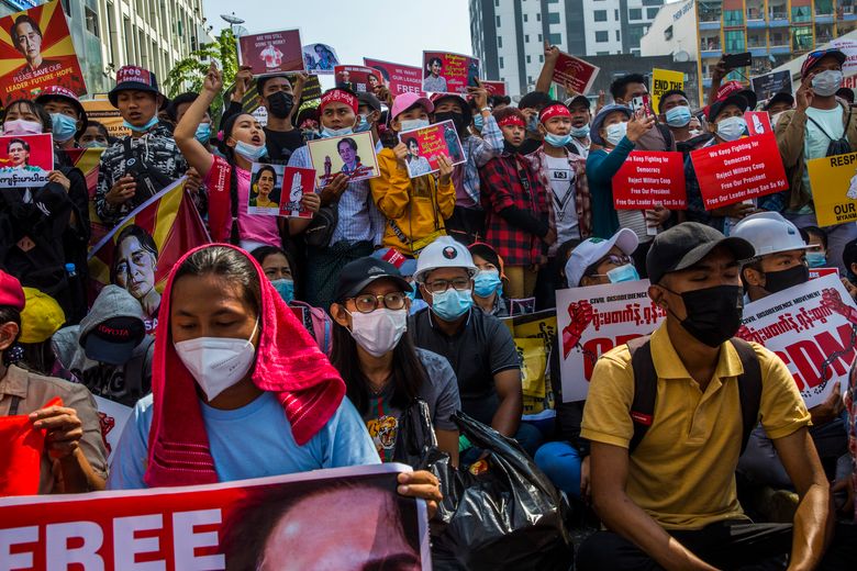 Raging pandemic shuts down Sao Paulo as Brazil nears Pfizer deal