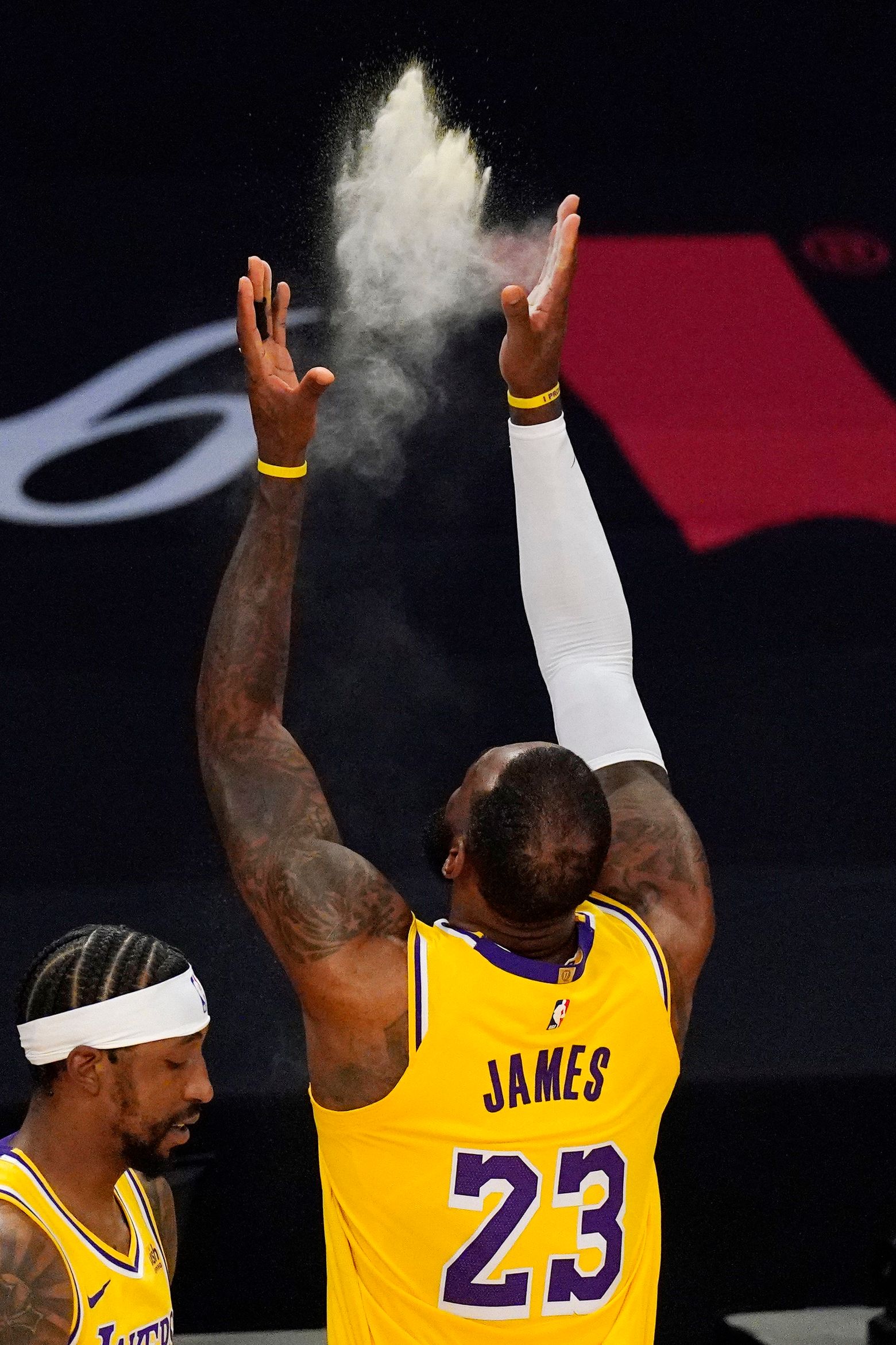 Lakers' LeBron James on Buccaneers QB Tom Brady winning seventh Super Bowl:  'He's one of the GOATs' 