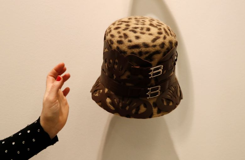 Borsalino looks ahead with cool bucket hats, baseball caps  display picture 2