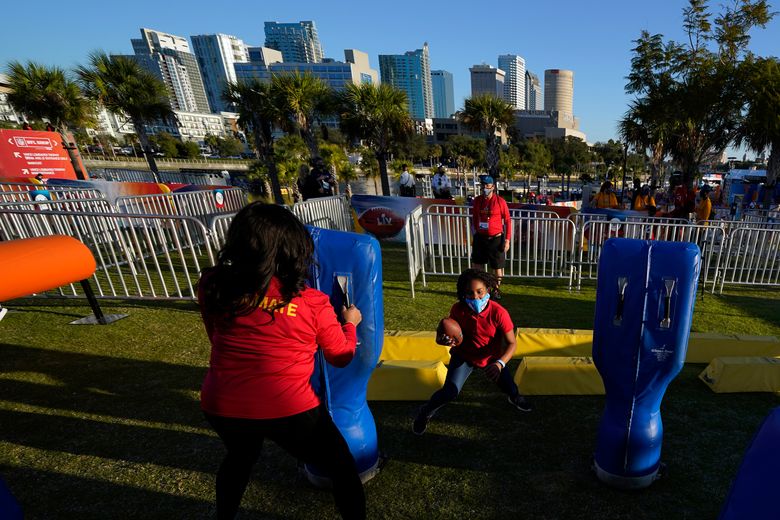 How Does Tampa Host a Super Bowl in a Pandemic? - The New York Times