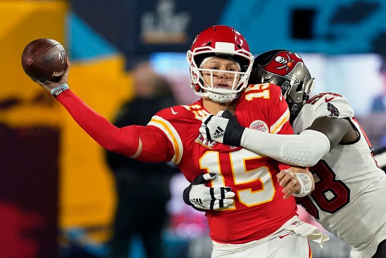 AP source: Chiefs' Mahomes to have surgery on toe injury