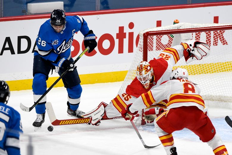 Gaudreau nets shootout winner as Flames beat Jets 4-3