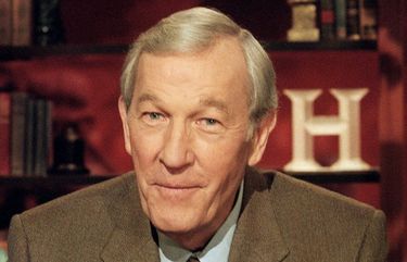 FILE – In this Aug. 6, 2001, file photo, veteran journalist Roger Mudd tapes a segment for the History Channel at CBS studios in New York. Mudd, the longtime political correspondent and anchor for NBC and CBS who once stumped Sen. Edward Kennedy by simply asking why he wanted to be president, died Tuesday, March 9, 2021. He was 93. (AP Photo/Marty Lederhandler, File) NYSB203 NYSB203