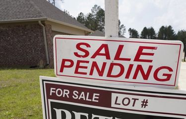 A “sale pending” sign stands along side a housing lot in Madison County, Miss., Tuesday, March 16, 2021. U.S. long-term mortgage rates continued to edge higher this week as the benchmark 30-year loan stayed above the 3% mark. Rates remain near historic lows, however.  (AP Photo/Rogelio V. Solis) NYBZ408 NYBZ408