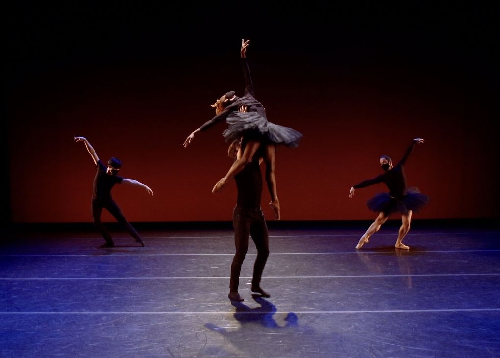 Ashton Edwards (on pointe) lifted by Evan Ambrose (on flat), Donghoon Lee (left) and Roberto Vega Ortiz (right) with Ballet22. (Concept o4)