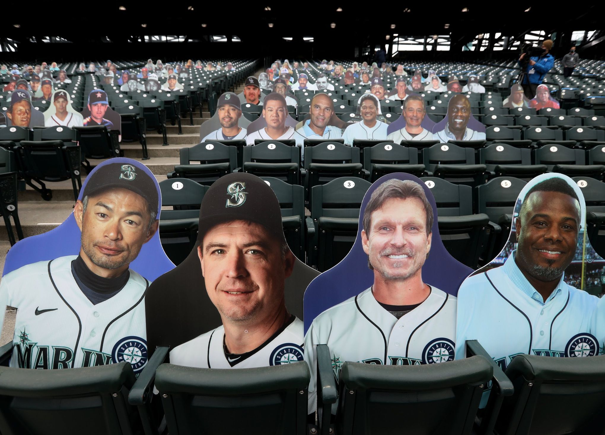 Mariners sell out season opener; look inside TMobile Park as they get