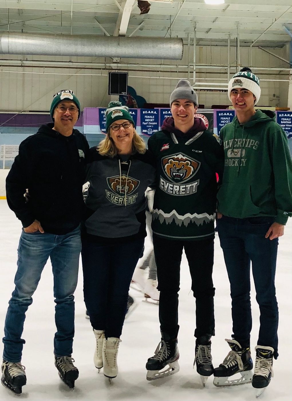 Everett Silvertips forward Brendan Lee (second from right) with his father, Greg, mother, Lisa, and older brother Sean. (Photo courtesy of the Lee family)