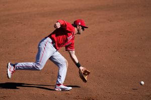 Reds: 1 big reason why Kyle Farmer cannot return to shortstop in 2023