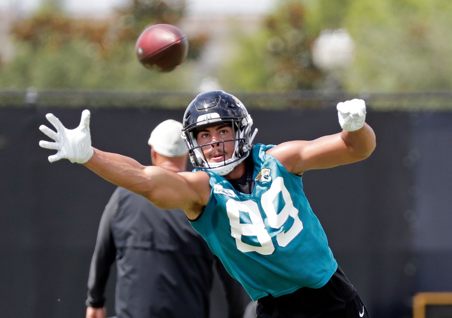 Ravens trade conditional pick to Jaguars for TE Josh Oliver