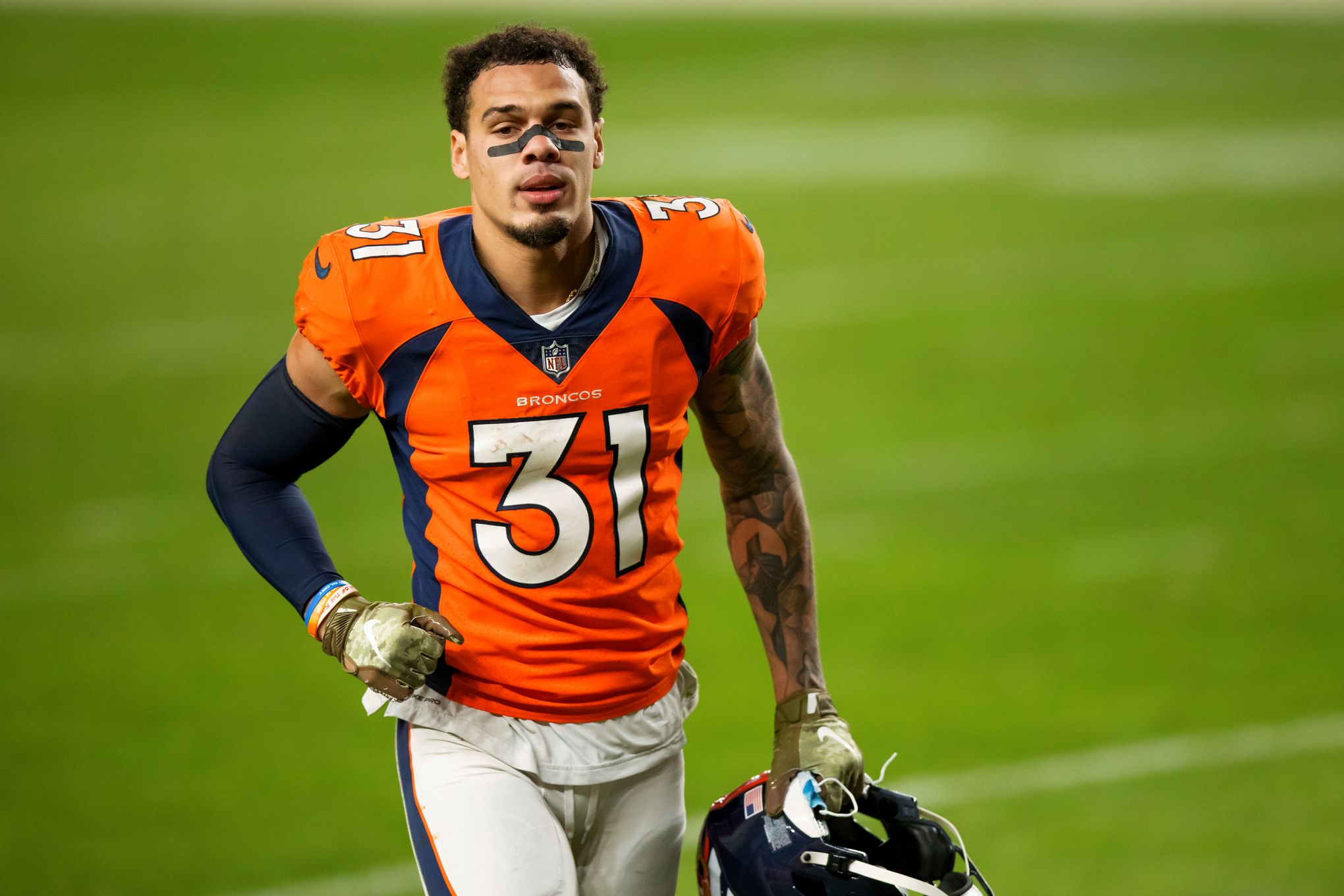 Denver Broncos and Justin Simmons in 'active negotiations' for new