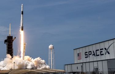 SpaceX expands its satellite operation in Redmond | The Seattle Times