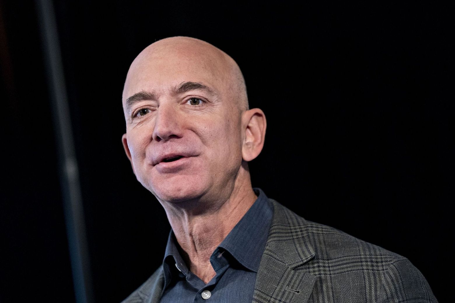 In Bezos' last shareholder letter, Amazon founder commits to improving  employee safety | The Seattle Times