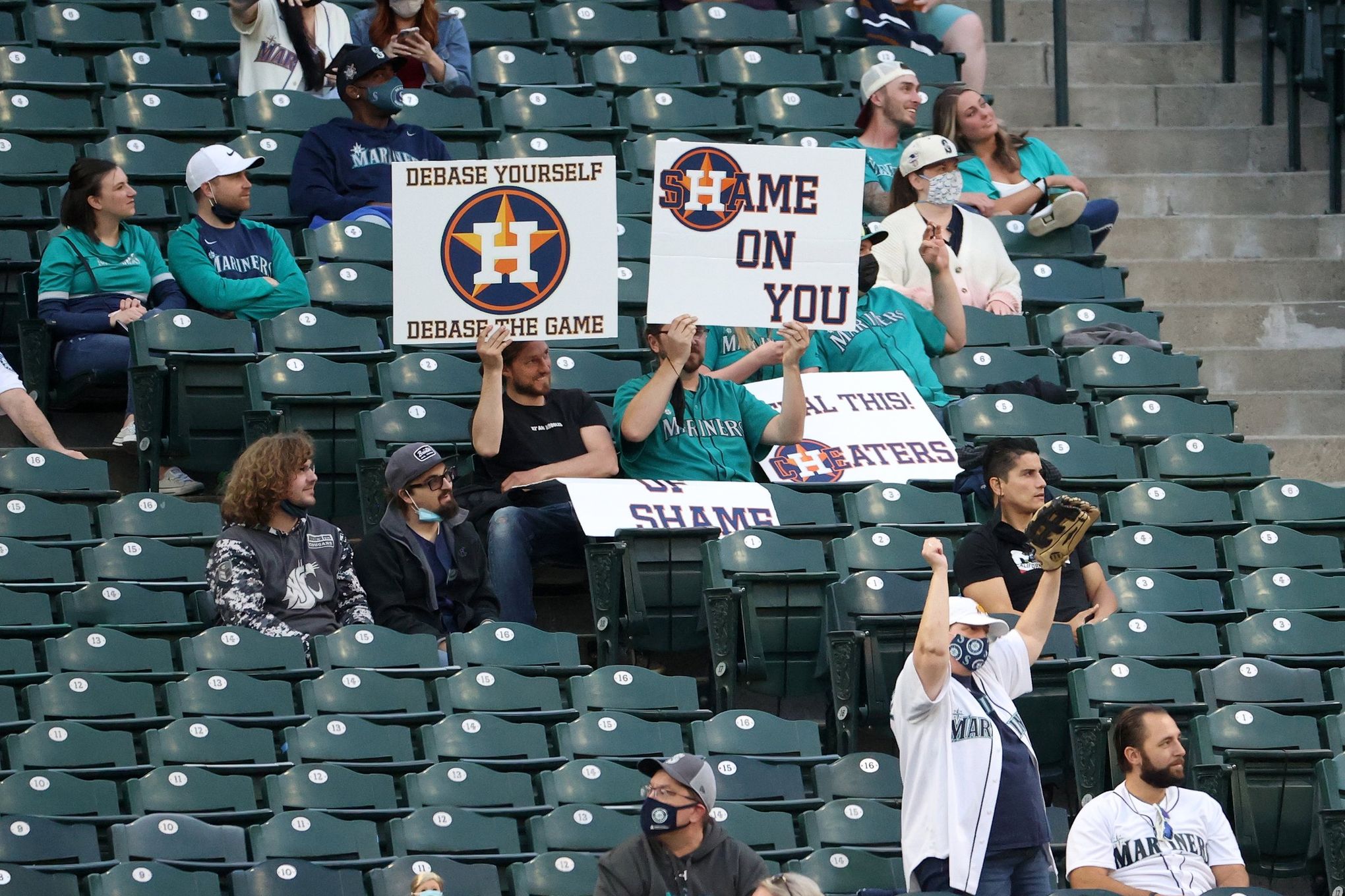 Astros preparing to have fans at home games in 2021