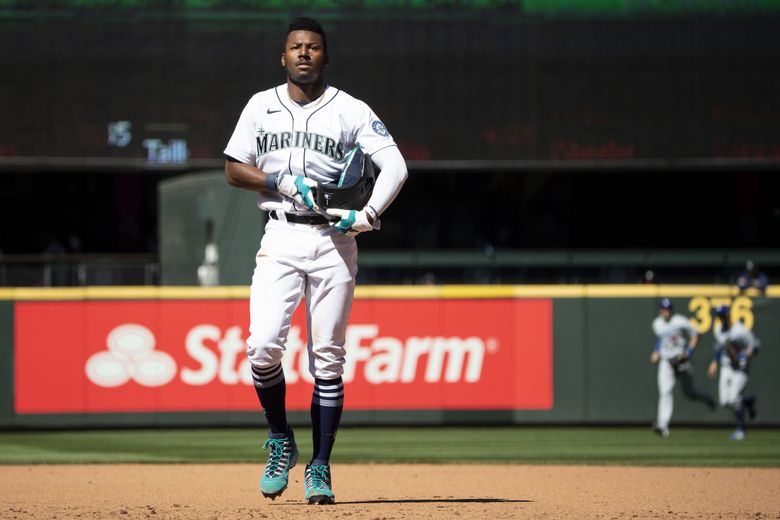 Kyle Lewis of the Seattle Mariners at bat against the Los Angeles