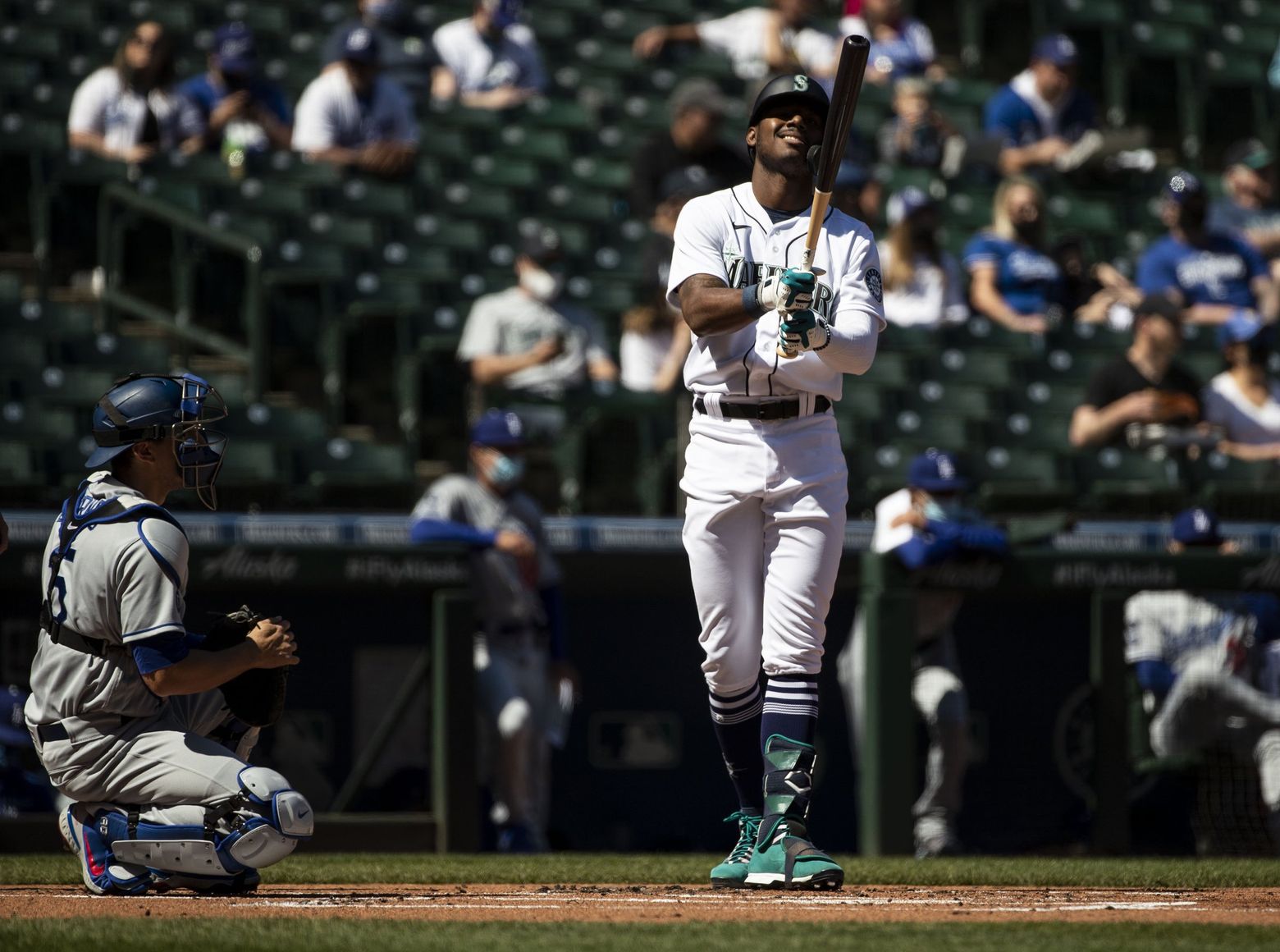 Kyle Lewis makes season debut after missing Mariners' first 17 games