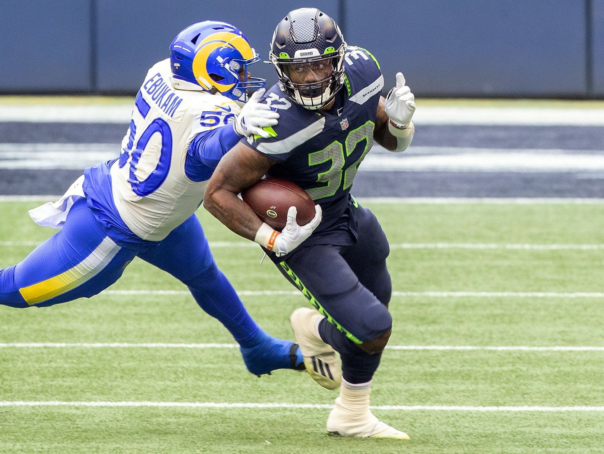 Seahawks keep Chris Carson; Seattle should make these two moves next