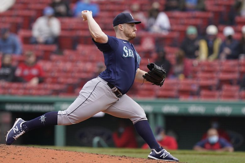 Mariners P Rodney explains why he pitches with his hat tilted