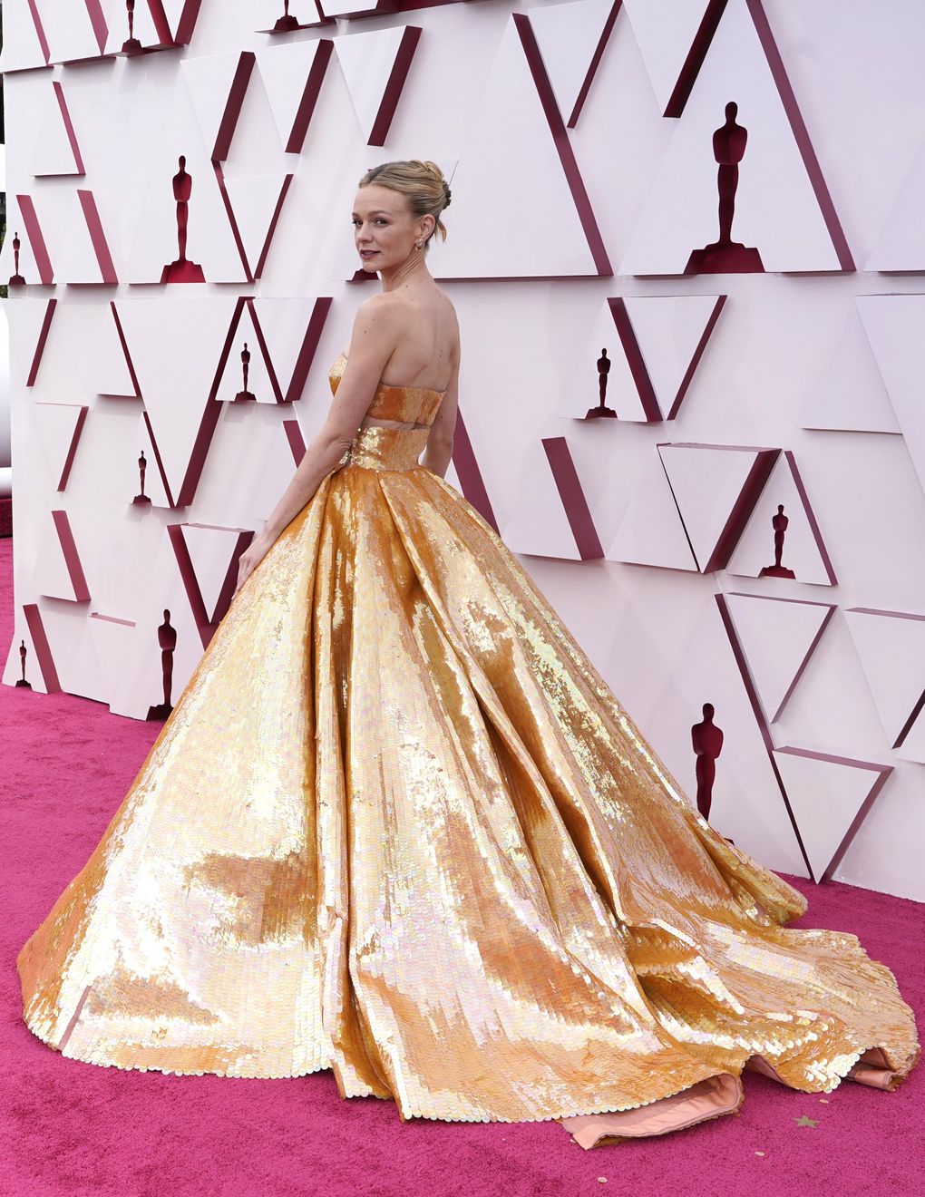 Carey Mulligan arrives at the Oscars on Sunday, April 25, 2021, at Union Station in Los Angeles. (Chris Pizzello / The Associated Press)