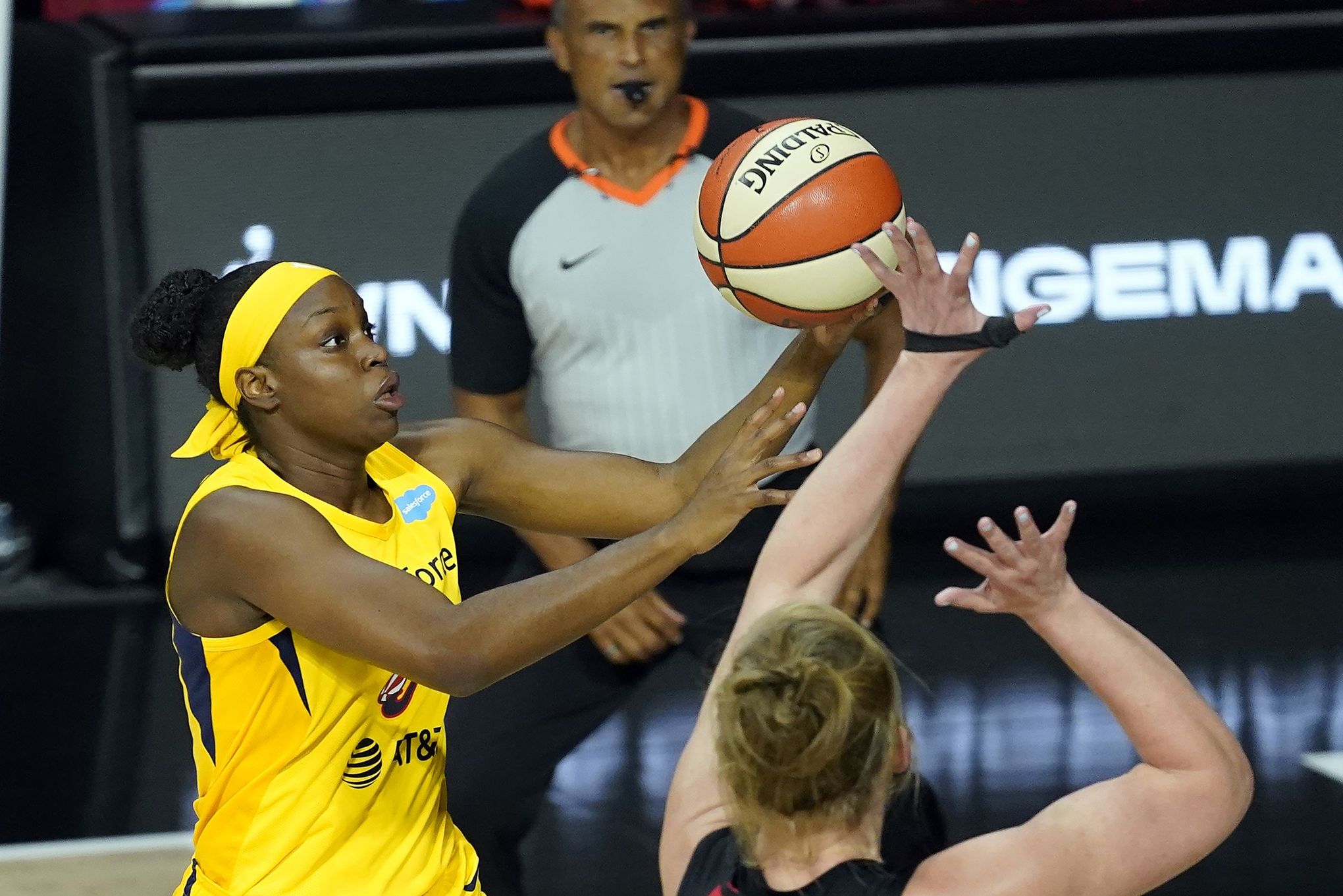 Los Angeles Sparks acquire No. 7 overall pick in WNBA draft from