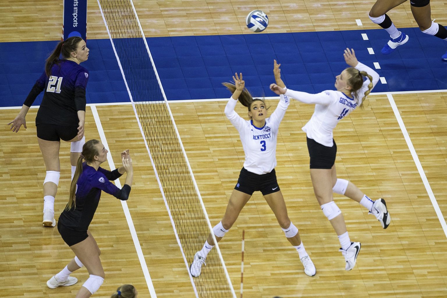 Magic runs out for UW volleyball in Final Four loss to Kentucky The