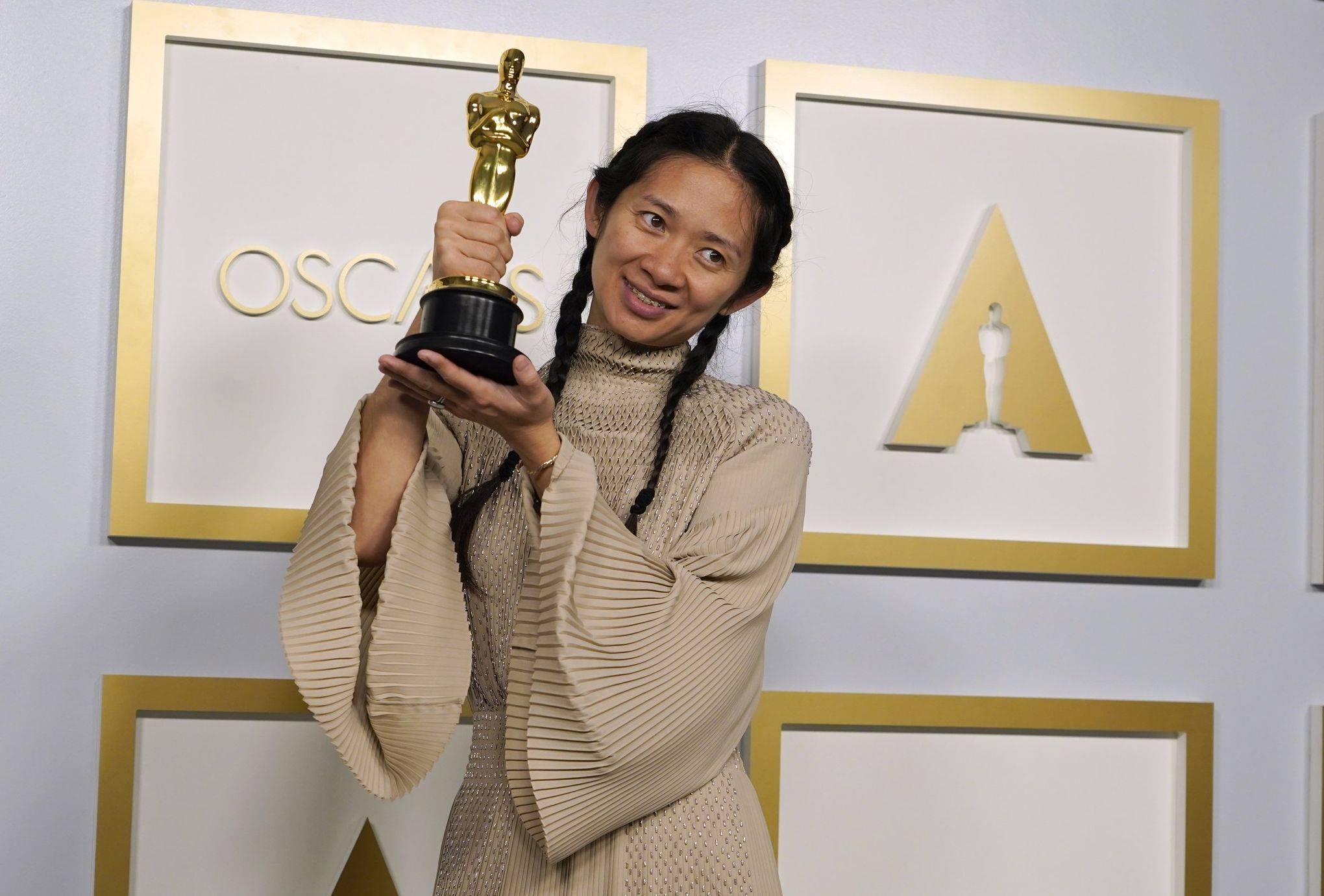 Why Is There No Host at the 2021 Oscars Ceremony? - Who Is Hosting the 93rd  Academy Awards?