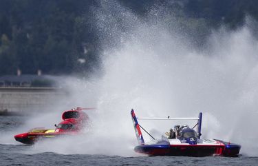 J. Michael Kelly of Graham Trucking, Jimmy King of DiJulio and Andrew Tate of Sound Propeller/Les Schwab start the Albert Lee Appliance Cup on Seafair Sunday, August 7, 2016 in Seattle. Andrew Tate of Sound Propeller/Les Schwab Tires won the 66th  Albert Lee Appliance Cup to close out the weekend, beating out Jimmy Shane of HomeStreet Bank, who came in second.
