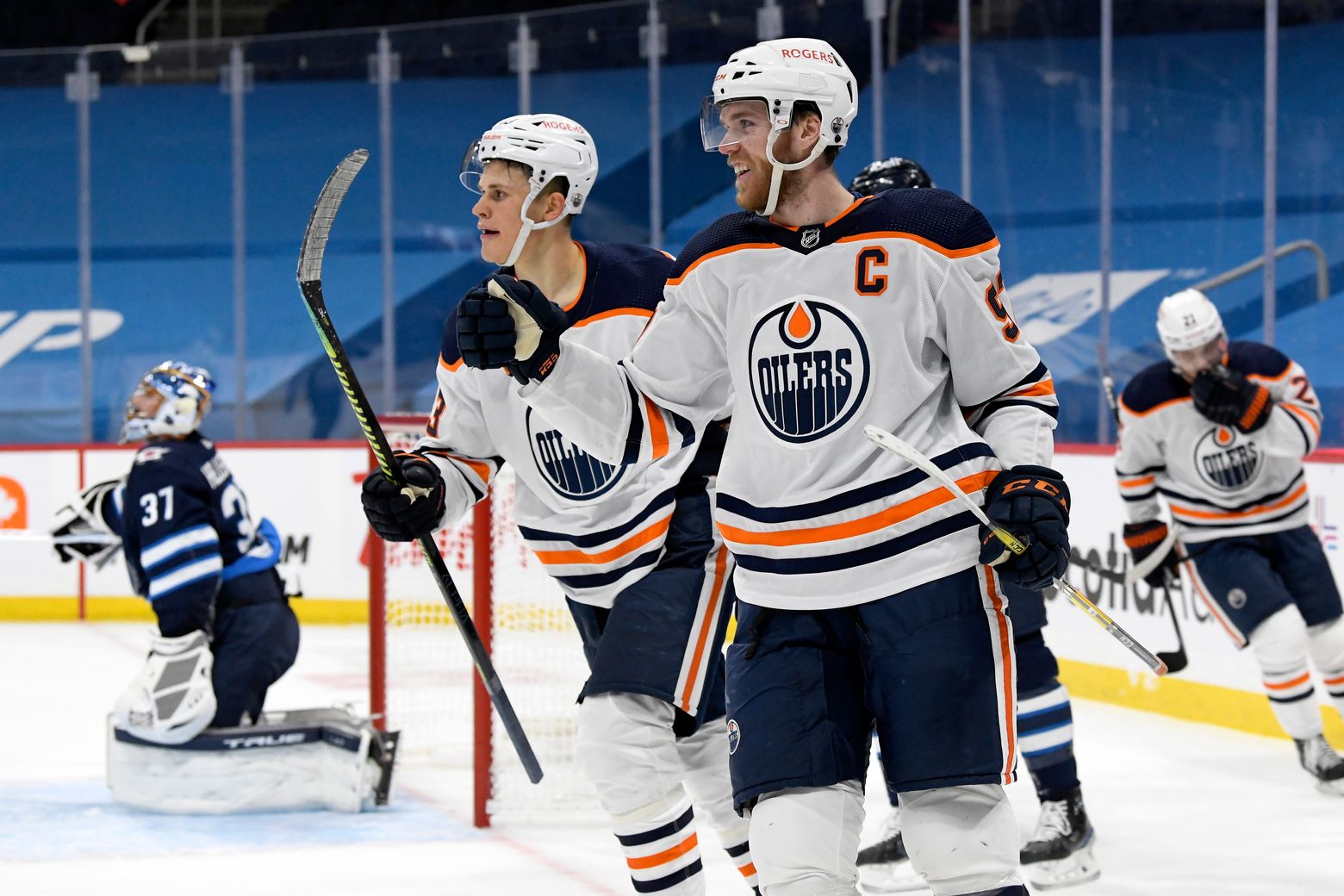 NHL: Jets hand Oilers 11th straight loss