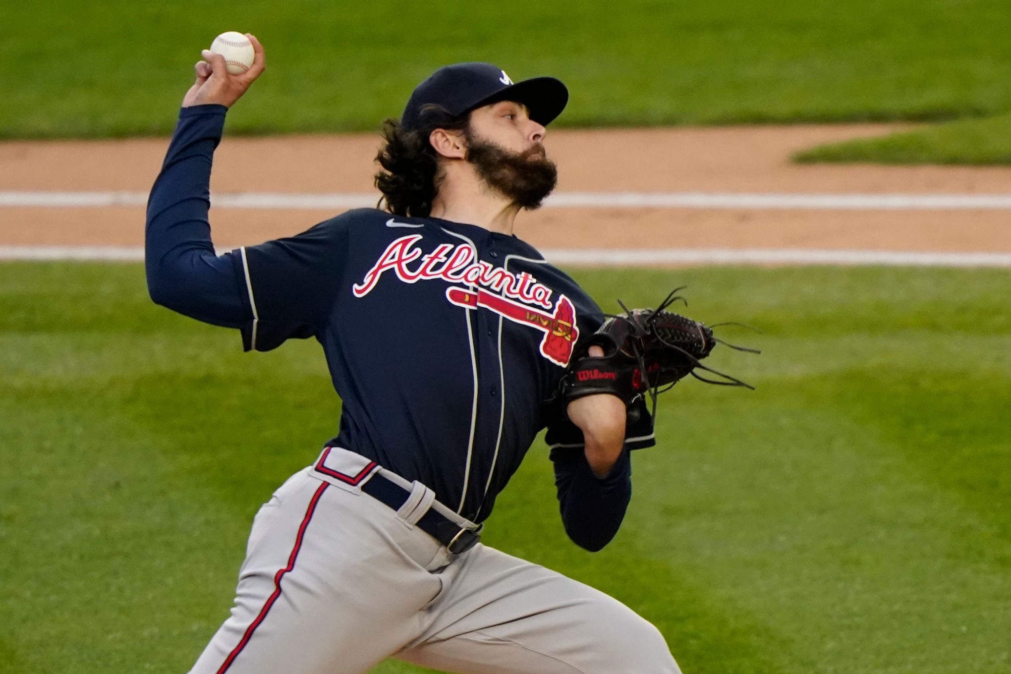 Anderson, Braves slip by slumping Yanks with 4 hits, win 4-1