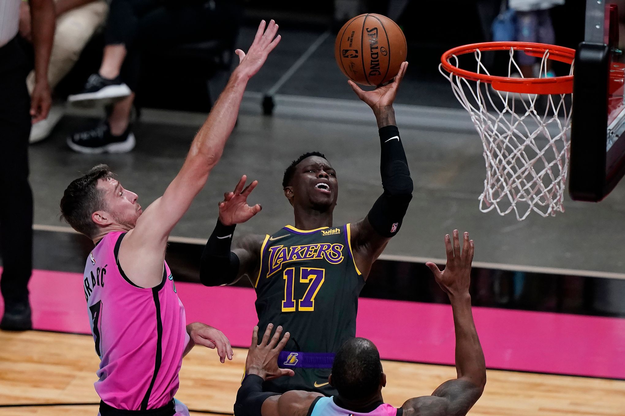 Heat beat Lakers 110-104