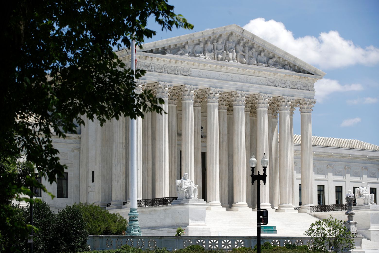 Drawing Of The United States Supreme Court Building Background