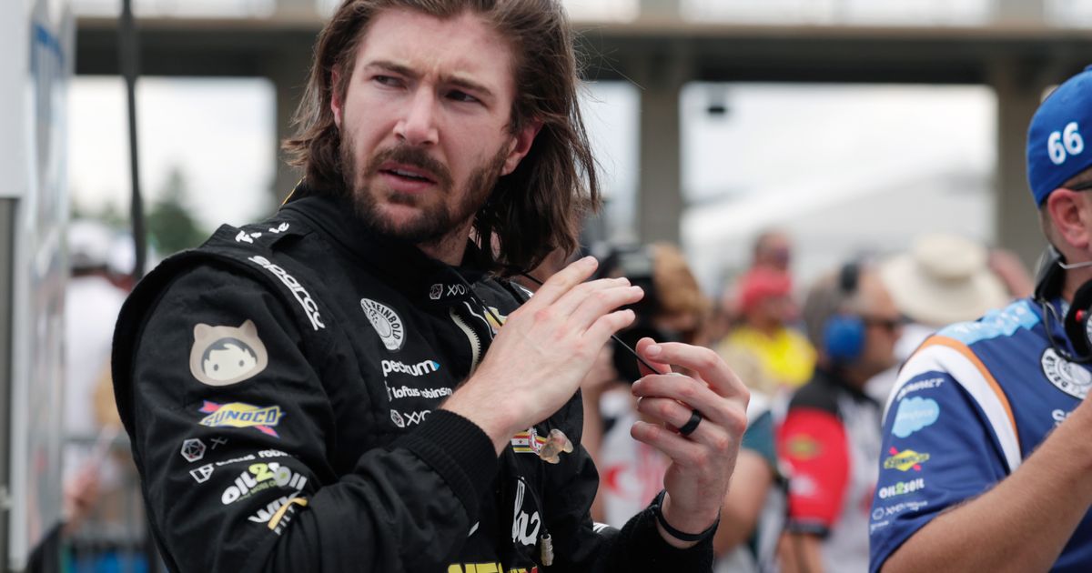 Hildebrand returning for Indy 500, giving Foyt 4car lineup The