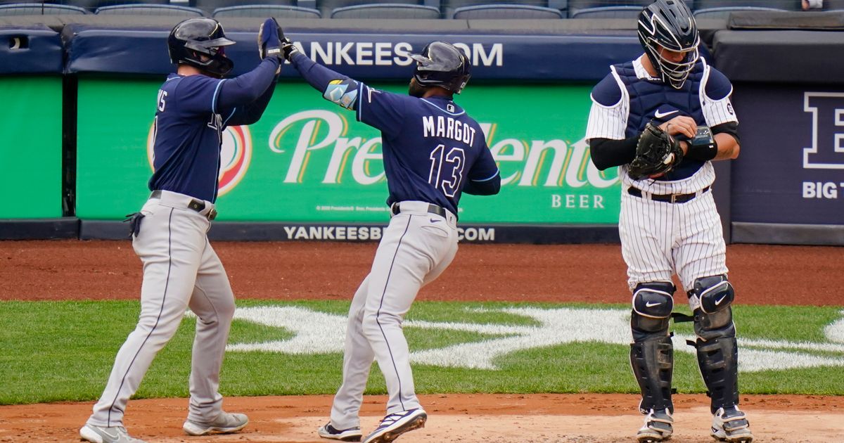 Yankees catcher Gary Sanchez makes light of painful foul tip