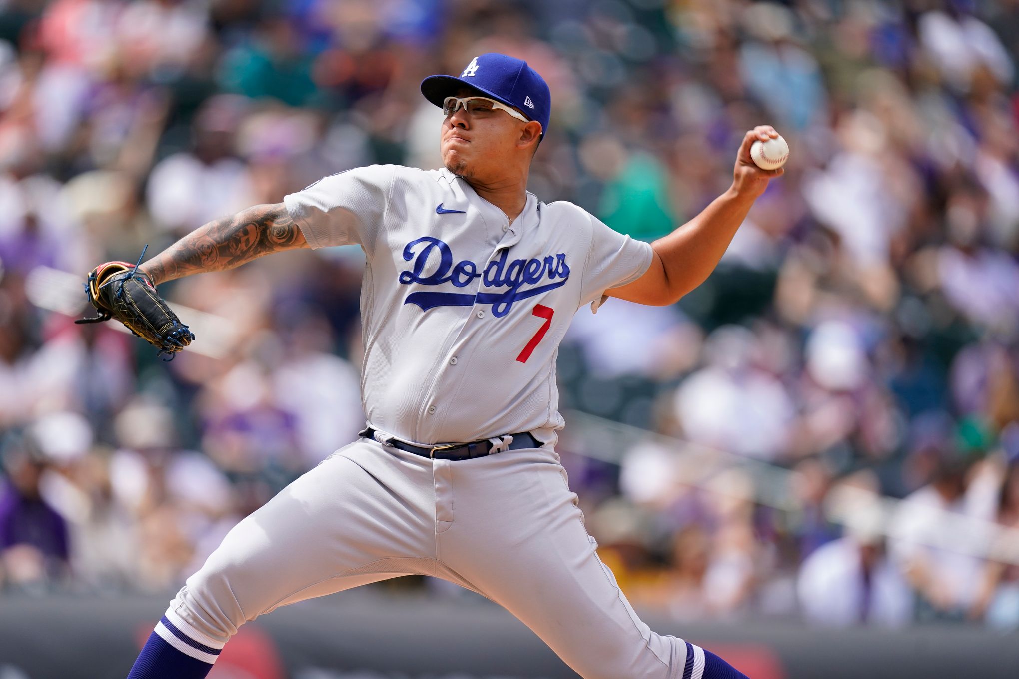 Tony Gonsolin goes on Dodgers' IL with inflamed shoulder; Dennis