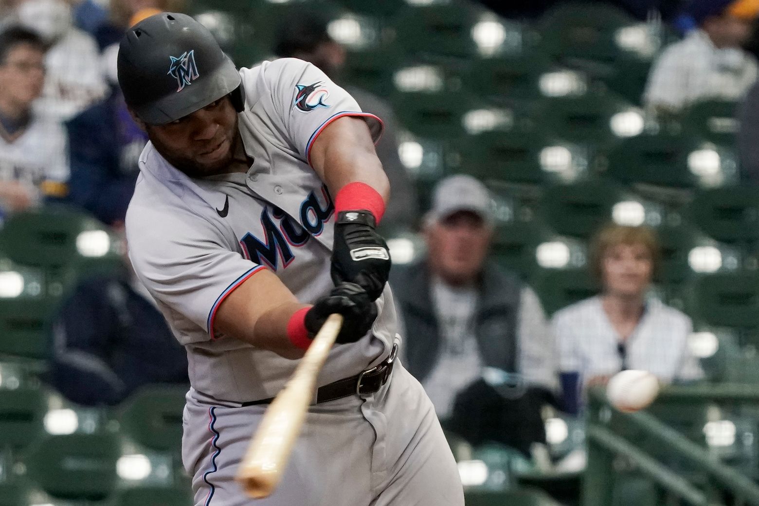 Aguilar's 5th HR in 6 games leads Marlins over Brewers 6-2