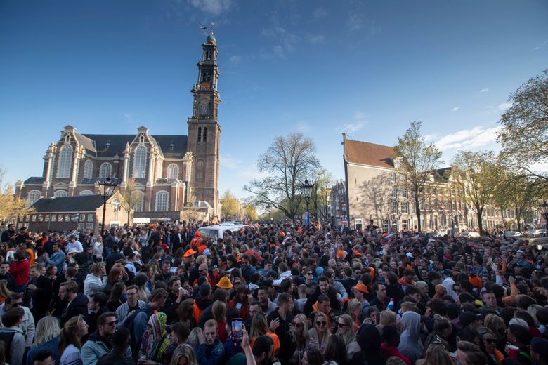 A true Dutch party - King's Day in Rotterdam