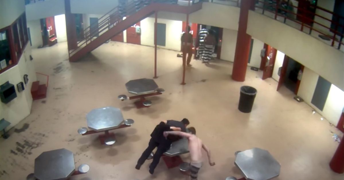 Video shows Oklahoma jailer being brutalized by inmates The Seattle Times