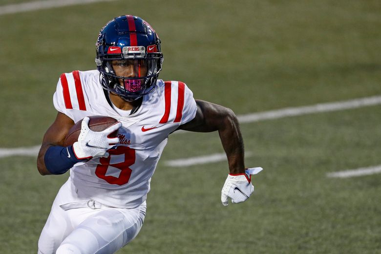 WR Elijah Moore wants to be out of the New York Jets and could end